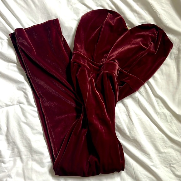 Beautiful valor jumpsuit. Size 6. Worn once. - Picture 2 of 3